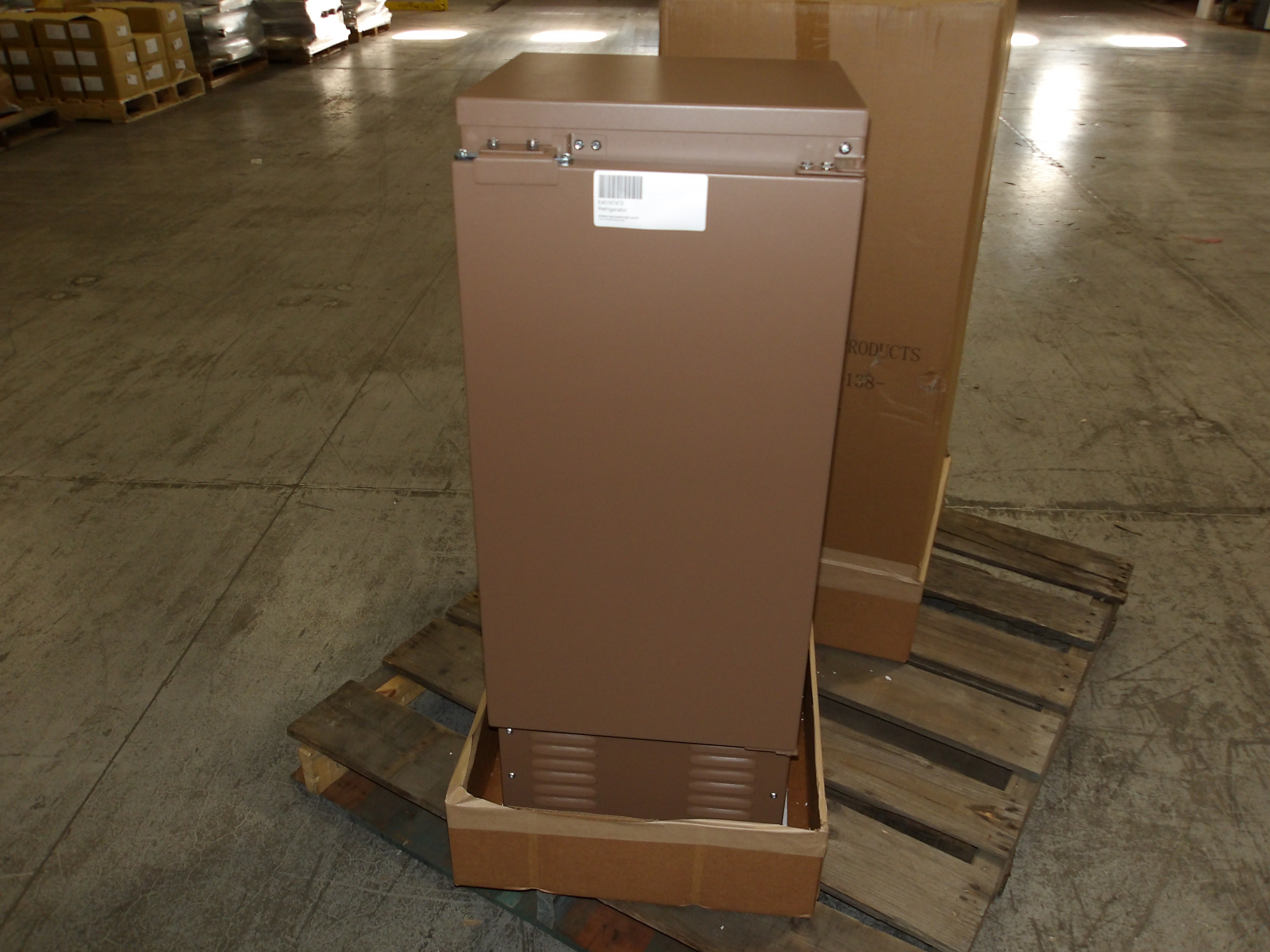 Refrigerator 2 cu. ft. W/ 115V Receptacl - Carbody