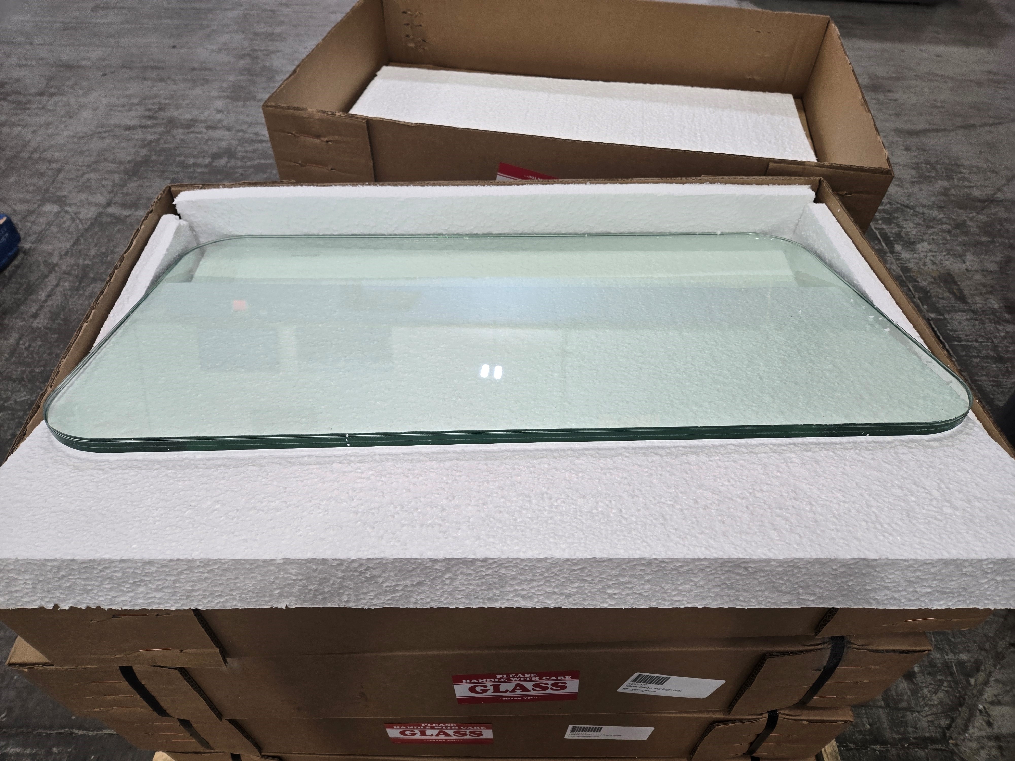 Glass, Center and Right Side - Carbody