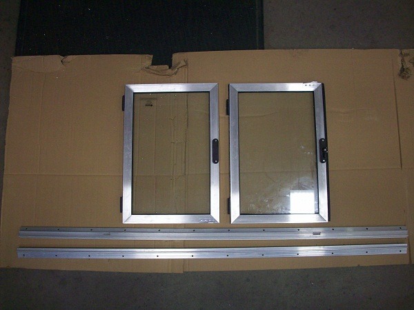 Glazing Window - Carbody
